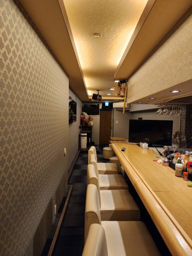 スナック麗(urara)店内1